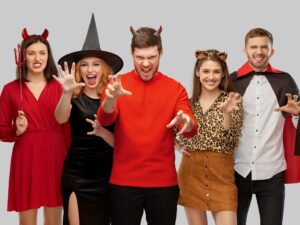 Eco-Friendly Couple & Group Halloween Costumes – DIY sustainable outfits and creative group ideas